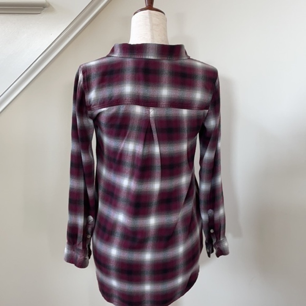 American Eagle Flannel Top - Picture 6 of 8